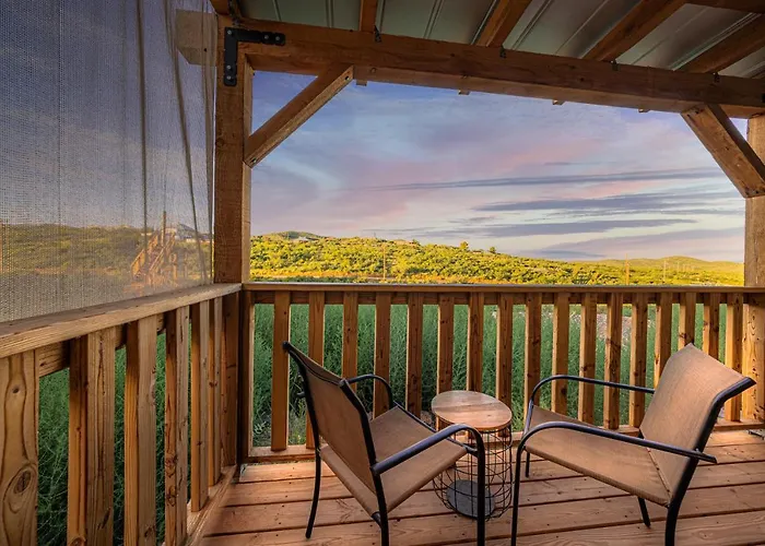 Miners #3 -two Double Beds - Private Balcony - Walk To The Action