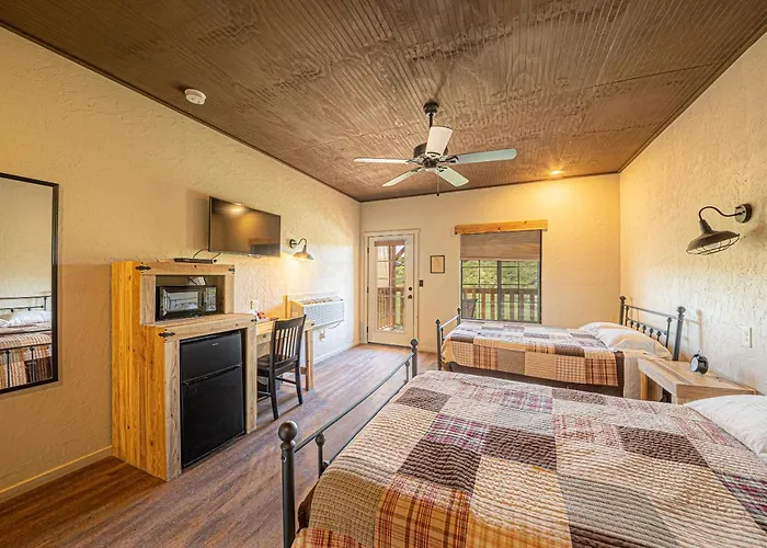 Miners #3 -two Double Beds - Private Balcony - Walk To The Action Chalet *