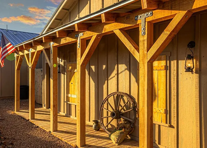Miners #3 -two Double Beds - Private Balcony - Walk To The Action Chalet Tombstone